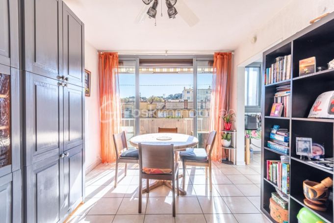 A louer APPARTEMENT T3 50 M2 BORD DE MER LA SEYNE SUR MER