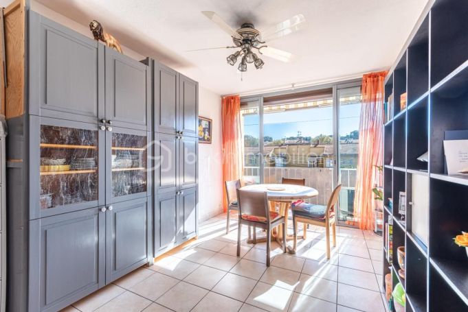 A louer APPARTEMENT T3 50 M2 BORD DE MER LA SEYNE SUR MER