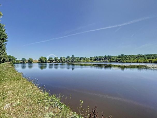 A louer LONGèRE  5 PIECES 140 M2  VILLERS CANIVET