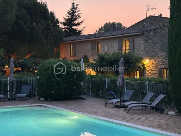 A vendre GîTE  VERS PONT DU GARD