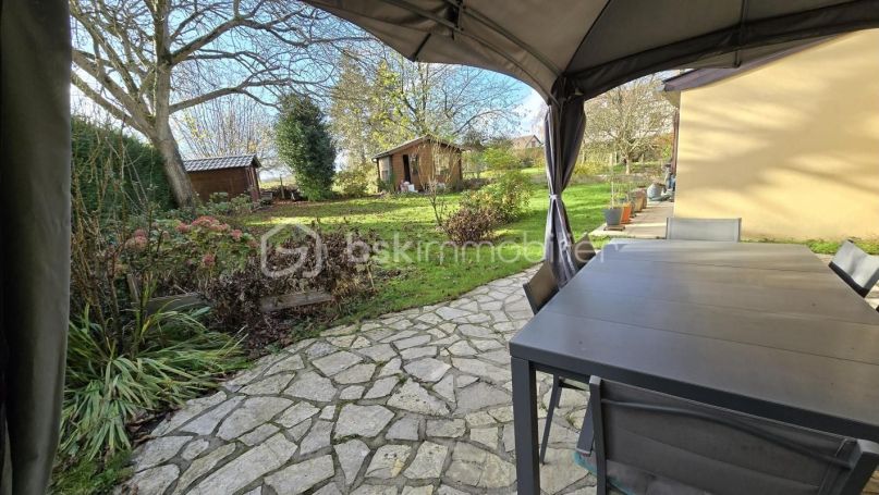 A louer LONGèRE  7 PIECES 141 M2  HOUPPEVILLE