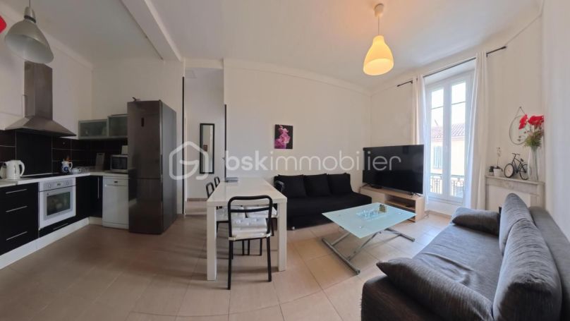 A louer APPARTEMENT T3 54 M2 BORD DE MER CANNES