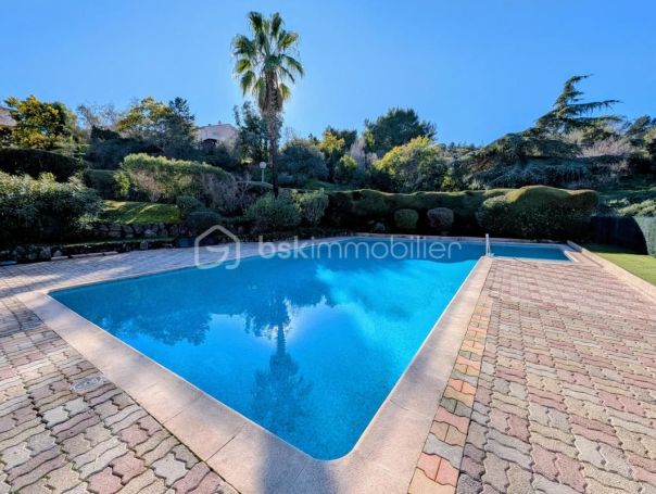 A louer APPARTEMENT T3 62 M2 TERRASSE BORD DE MER CANNES