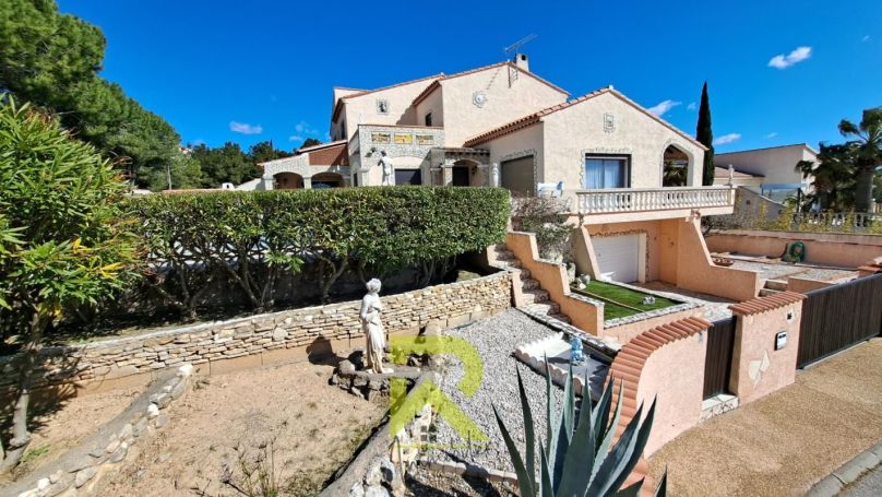 A louer MAISON  8 PIECES 250 M2 BORD DE MER NARBONNE