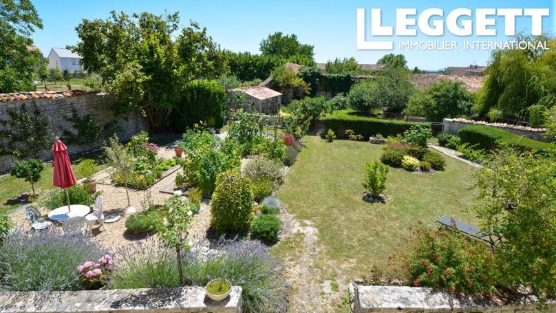 A louer LONGèRE  7 PIECES 207 M2  BEAUVAIS SUR MATHA