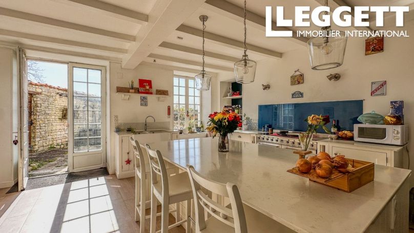 A louer LONGèRE  7 PIECES 207 M2  BEAUVAIS SUR MATHA