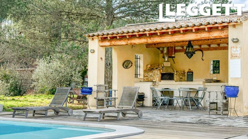 A vendre MAISON  9 PIECES 269 M2  TRETS