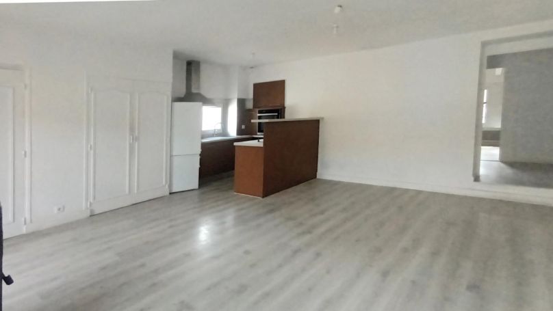 A louer APPARTEMENT T3 73 M2 PEZENAS