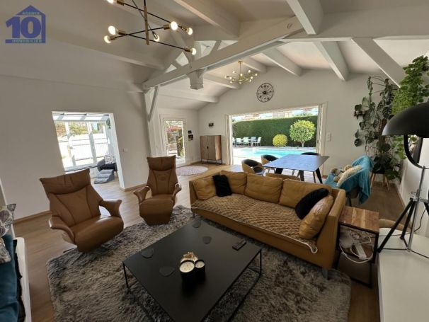 A louer MAISON  5 PIECES 135 M2  SAUVIAN