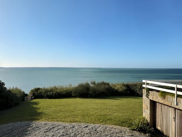 A vendre MAGNIFIQUE Maison 6 PIECES 1560 M&sup2; vue Mer Saint-Nic Pentrez