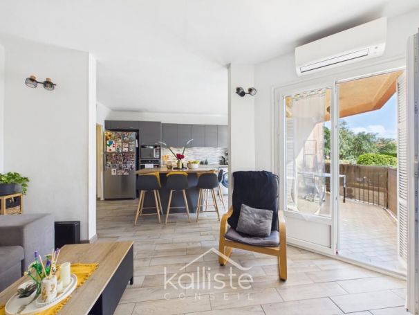 A louer APPARTEMENT T4 77 M2 TERRASSE BORD DE MER AJACCIO