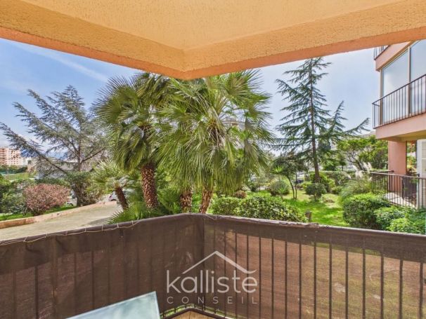 A louer APPARTEMENT T4 77 M2 TERRASSE BORD DE MER AJACCIO