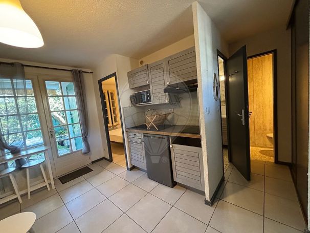 A louer APPARTEMENT T2 25 M2 TERRASSE PLAGE à PIED SAINT GEORGES DE DIDONNE