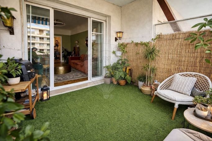 A louer APPARTEMENT T3 75 M2 TERRASSE BORD DE MER NICE