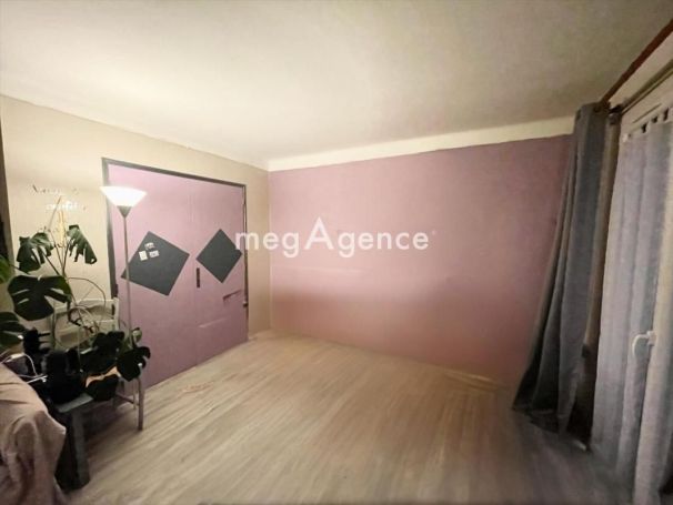 A louer APPARTEMENT T4 72 M2 BORD DE MER LA SEYNE SUR MER