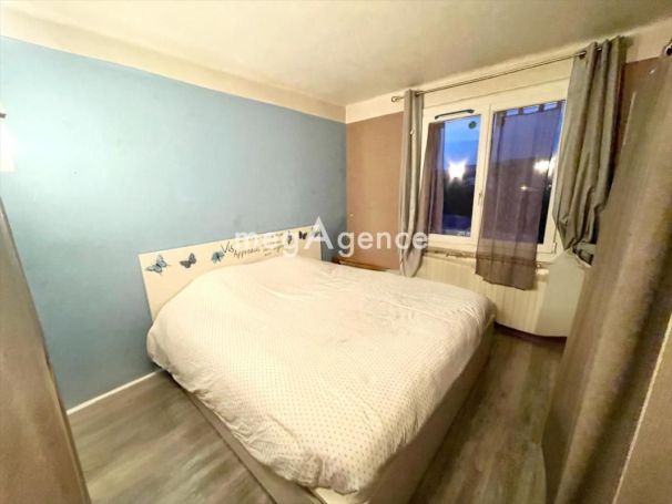 A louer APPARTEMENT T4 72 M2 BORD DE MER LA SEYNE SUR MER