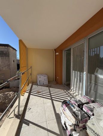 A vendre APPARTEMENT T3 62 M2 TERRASSE BORD DE MER SIX FOURS LES PLAGES