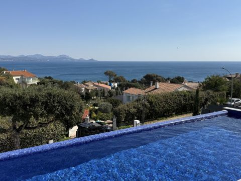 A louer MAISON  6 PIECES 200 M2 VUE MER LES ISSAMBRES