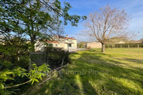 A vendre MAISON 5 PIECES 110 M2 SAINT VIVIEN DE MEDOC campagne