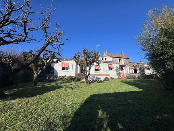 A louer MAISON DE MAîTRE BORD DE MER LONGEVILLE SUR MER