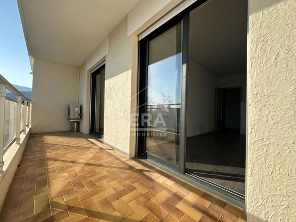 A louer APPARTEMENT T3 58 M2 TERRASSE  VENCE