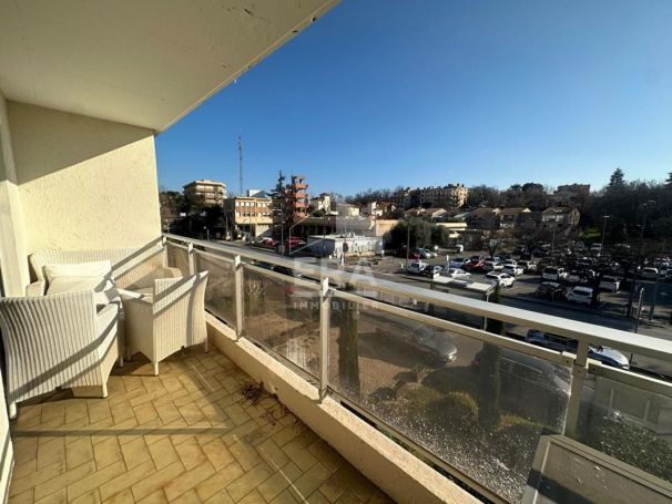 A louer APPARTEMENT T3 56 M2 TERRASSE  VENCE