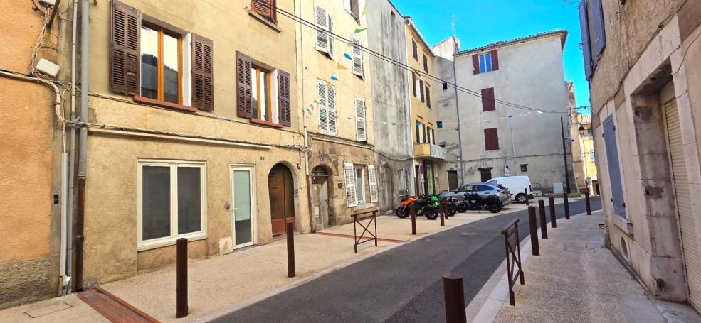 A louer APPARTEMENT T2 53 M2 SIGNES