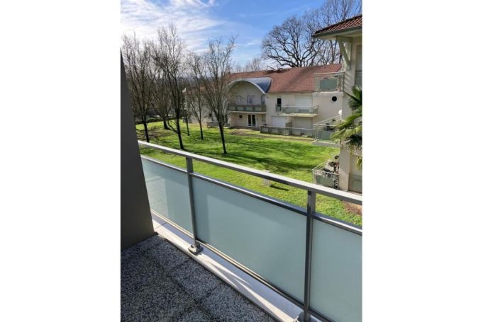 A louer APPARTEMENT T2 43 M2 TERRASSE  PAU