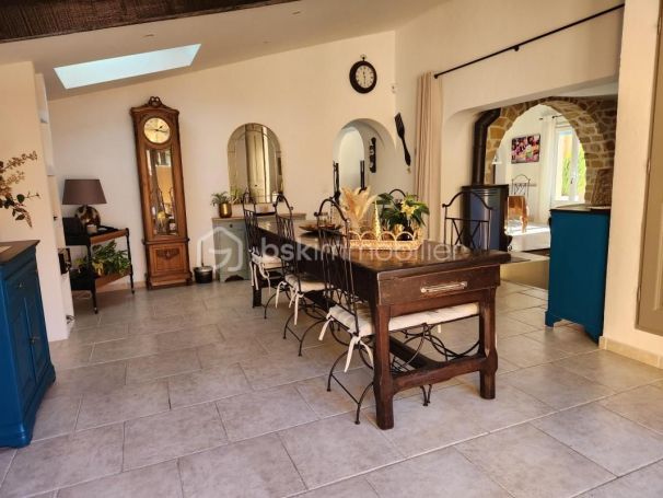 A louer MAISON  8 PIECES 195 M2  TARADEAU
