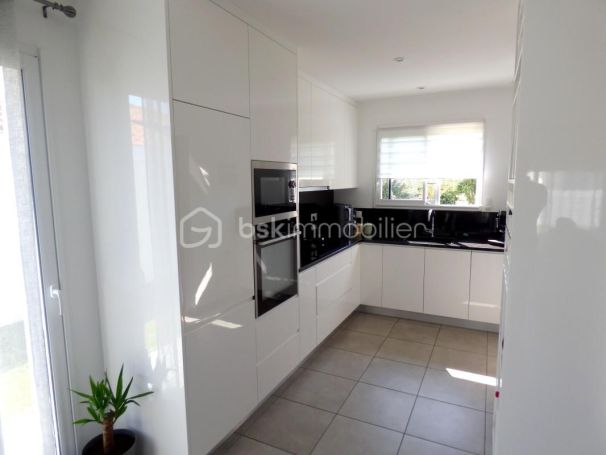 A louer MAISON  CONTEMPORAINE  MEES