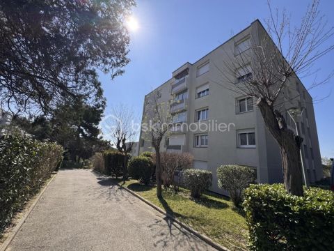 A louer APPARTEMENT T4 86 M2 BORD DE MER MARTIGUES
