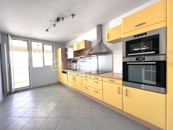 A louer APPARTEMENT T4 86 M2 BORD DE MER MARTIGUES