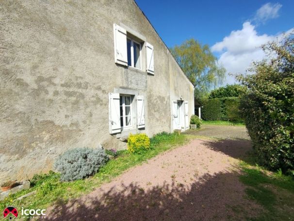 A louer MAISON  DE MAîTRE  SAINTE GEMME LA PLAINE