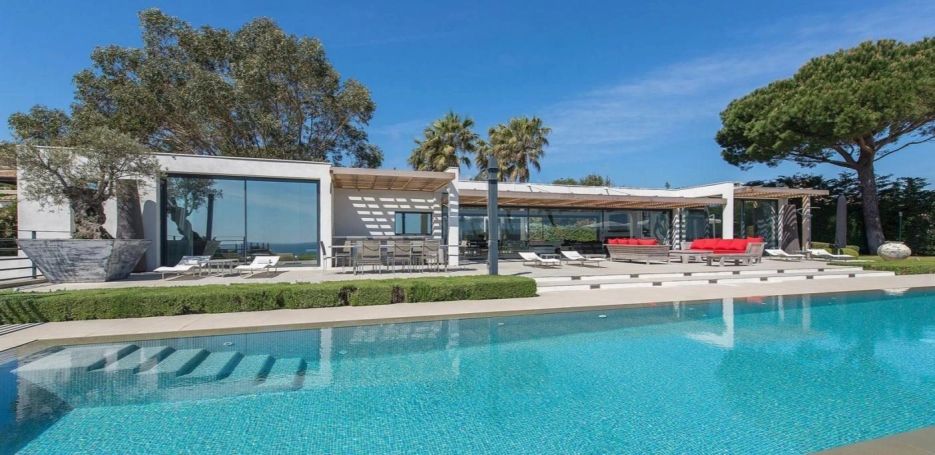 A vendre MAISON  CONTEMPORAINE PLAGE à PIED RAMATUELLE