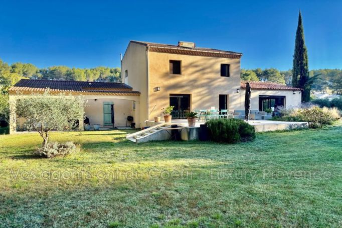 A louer MAISON  6 PIECES 200 M2  SIMIANE COLLONGUE