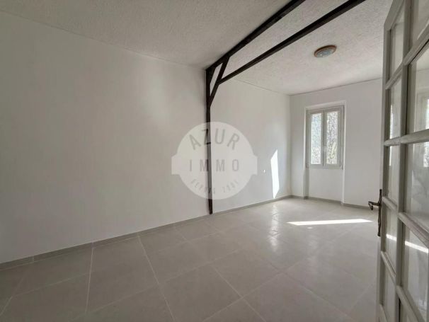 A louer APPARTEMENT T3 65 M2  ROQUEVAIRE