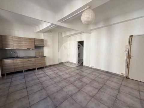 A louer APPARTEMENT T3 62 M2  ROQUEVAIRE