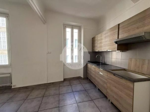 A louer APPARTEMENT T3 62 M2  ROQUEVAIRE