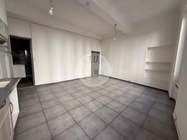 A louer APPARTEMENT T3 61 M2  ROQUEVAIRE