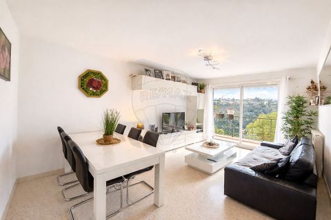 A louer APPARTEMENT T4 80 M2 BORD DE MER NICE