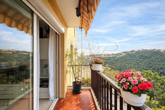 A louer APPARTEMENT T4 80 M2 BORD DE MER NICE