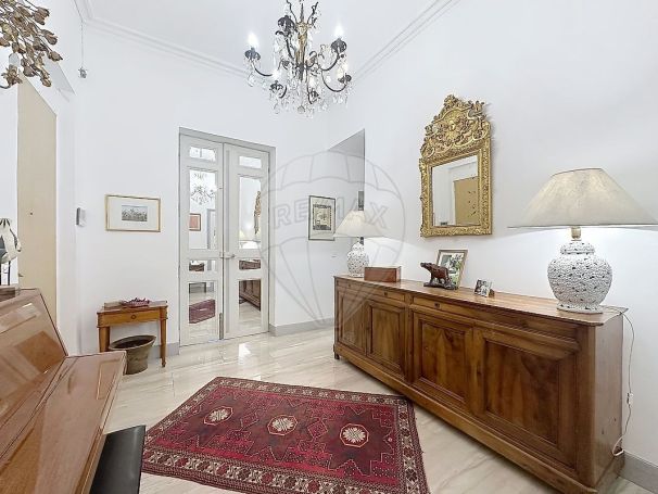 A louer APPARTEMENT DE PRESTIGE T5 155 M2  NIMES