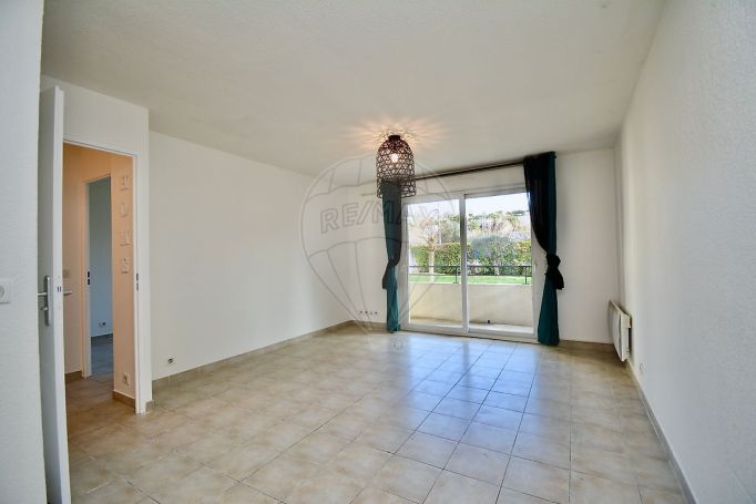 A louer APPARTEMENT T2 39 M2 TERRASSE BORD DE MER CAGNES SUR MER