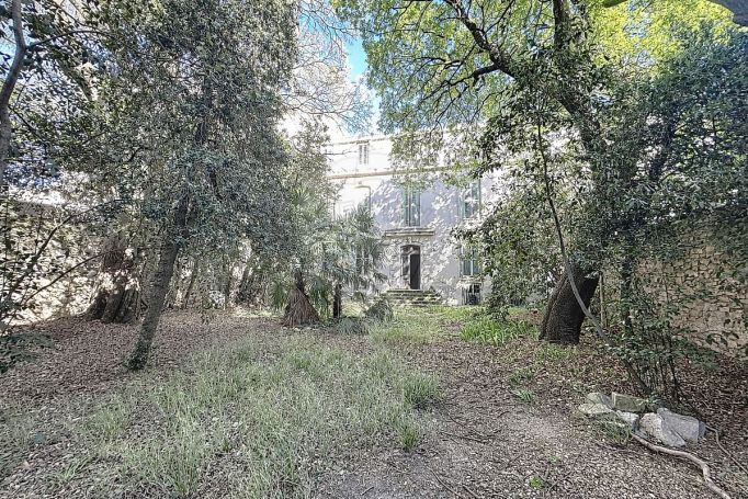 A louer MAISON  DE MAîTRE  NIMES