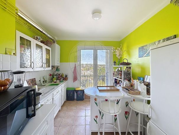 A louer APPARTEMENT T3 81 M2  NIMES