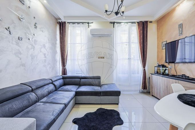 A louer APPARTEMENT T3 69 M2  MARSEILLE 2EME