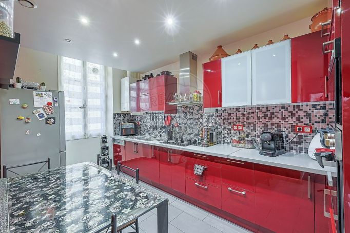 A louer APPARTEMENT T3 69 M2  MARSEILLE 2EME