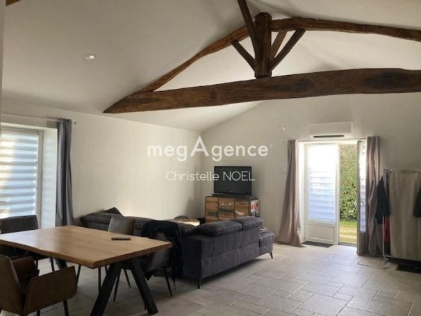 A louer LONGèRE  4 PIECES 108 M2  SAINTE GEMME LA PLAINE