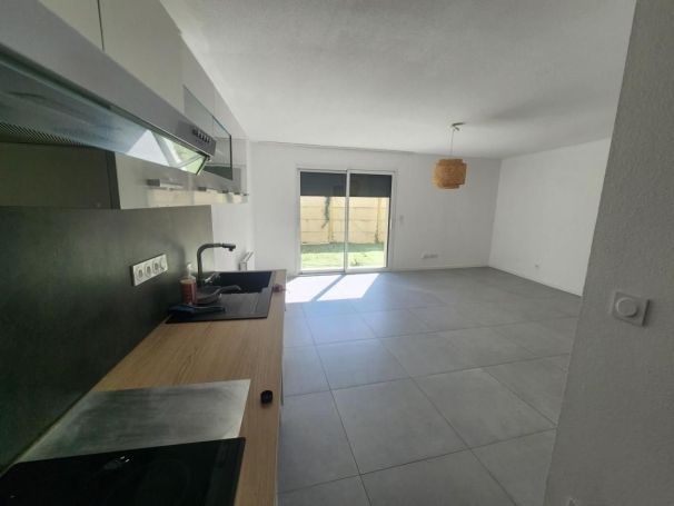A louer APPARTEMENT T3 69 M2  CENON