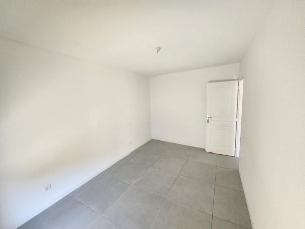 A louer APPARTEMENT T3 69 M2  CENON